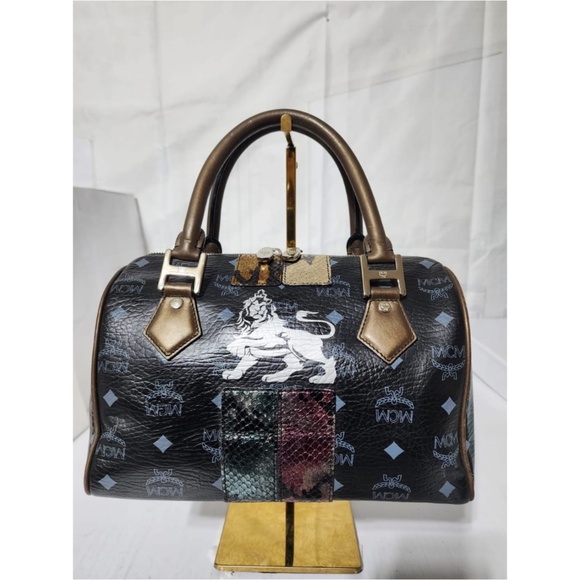 Authentic MCM Visetos Lion Princess Boston Handbag Black/Grey/Gold - Picture 14 of 14